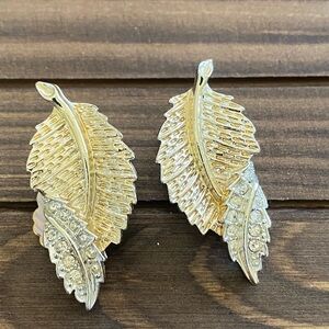 Sarah Coventry Gold Tone Leaf Clip Earrings with Clear Rhinestones